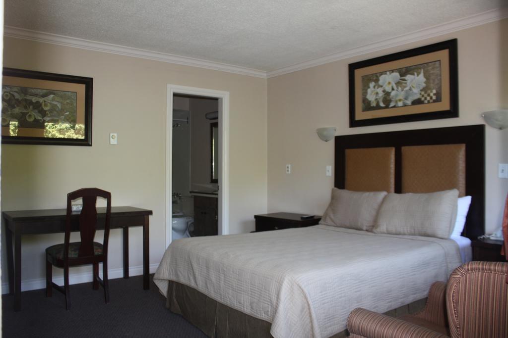 Coquitlam Sleepy Lodge Habitación foto