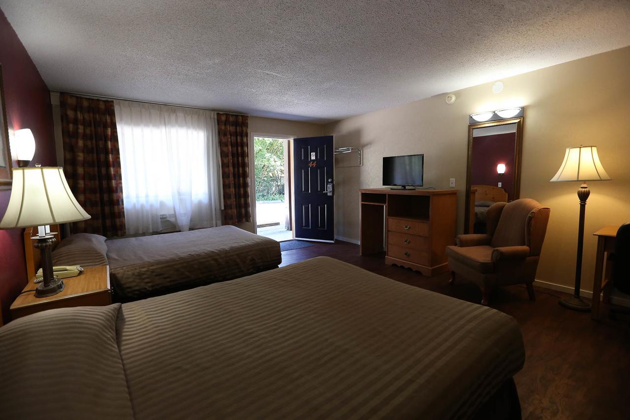 Coquitlam Sleepy Lodge Exterior foto